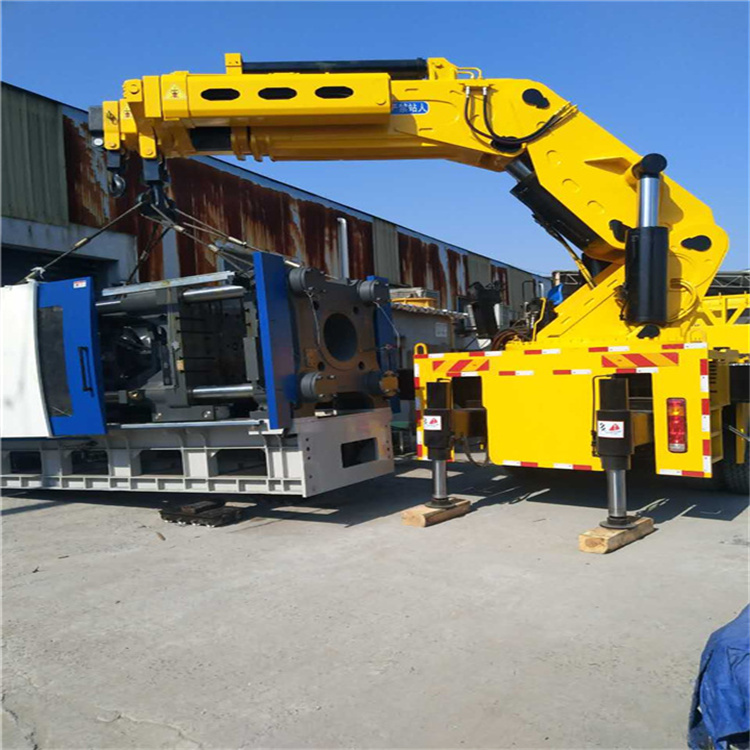 海口 大吨位折臂吊出租费用解析：一小时租赁多少钱