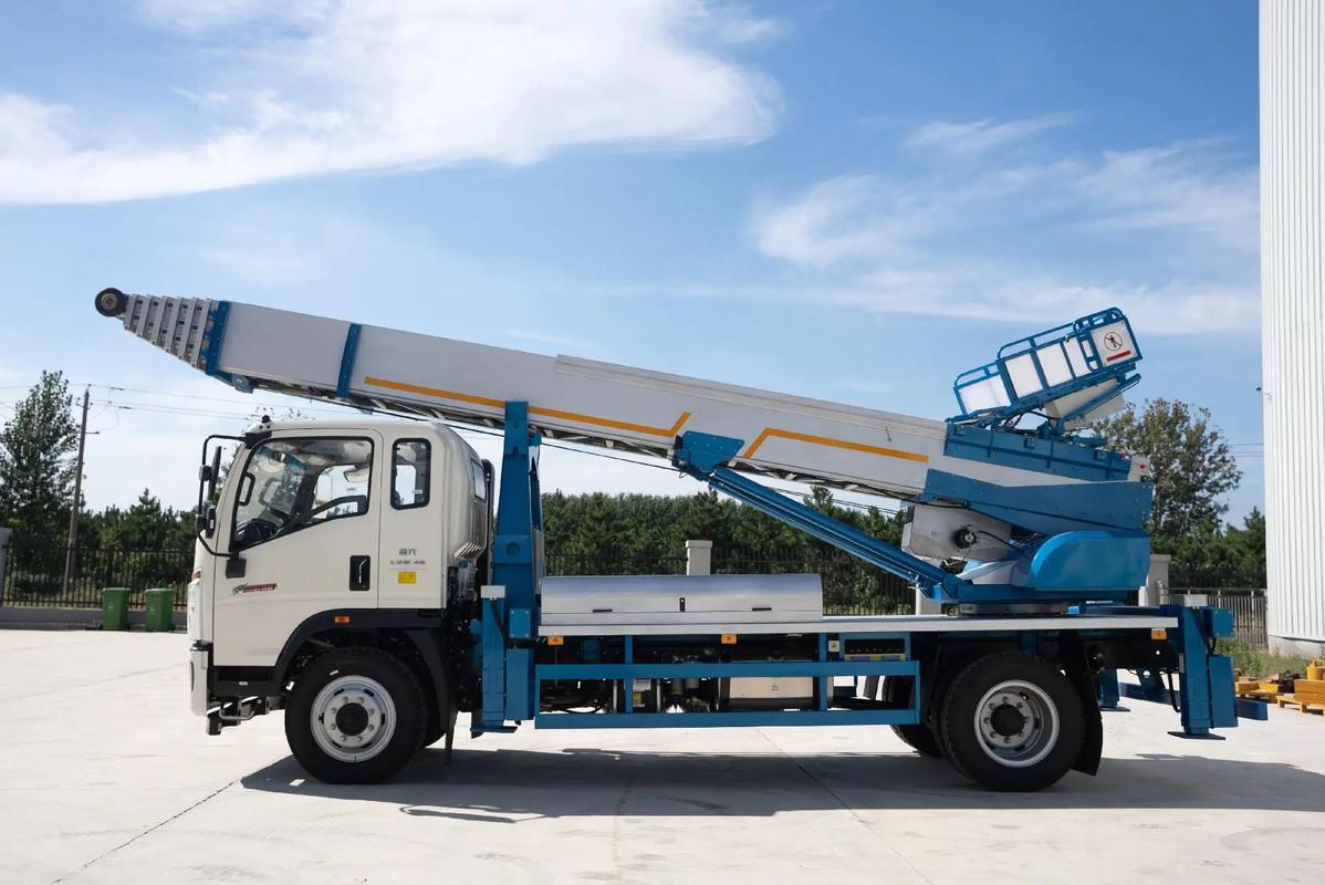 海口云梯上料车租赁费用